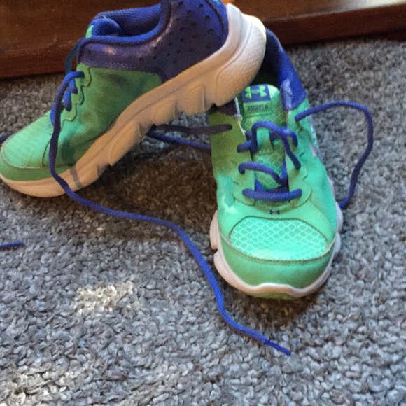 Brand new under armor shoes - Picture 2 of 4